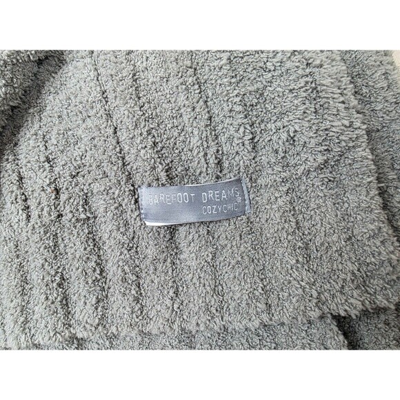 Barefoot Dreams CozyChic Cable Throw Blanket – Carbon (45" x 60") - Picture 4 of 8